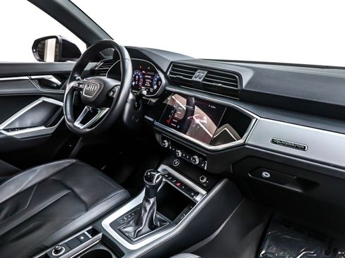 Used 2021 Audi Q3 2.0T Premium image 15