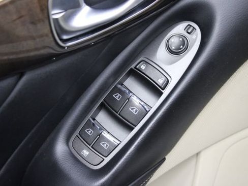 Used 2018 INFINITI Q50 Luxe image 11