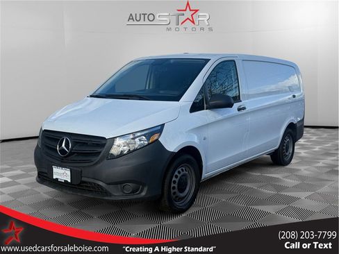 Used 2023 Mercedes-Benz Metris image 1