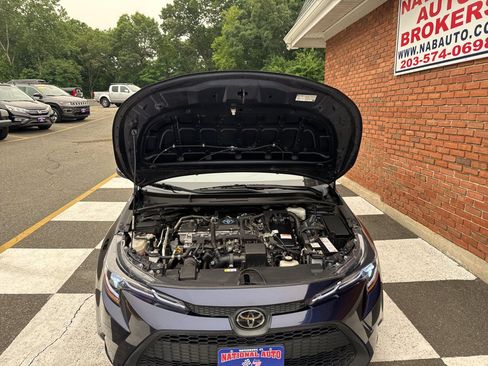 Used 2022 Toyota Corolla LE FWD image 29