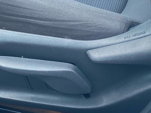 Used 2019 Toyota RAV4 LE image 13