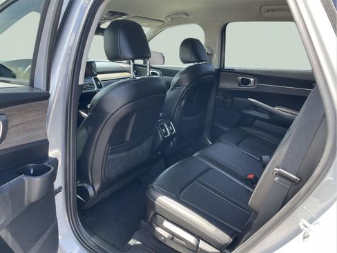 Used 2023 Kia Sorento S AWD/4WD image 13