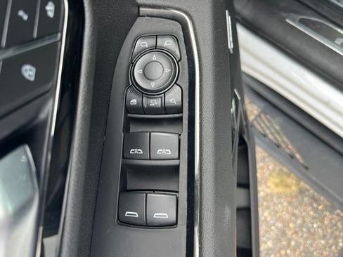 Used 2025 GMC Sierra 2500 AT4 AWD/4WD image 5