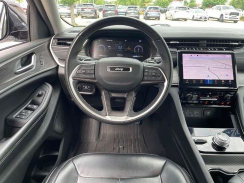 Used 2023 Jeep Grand Cherokee L Limited AWD/4WD image 13