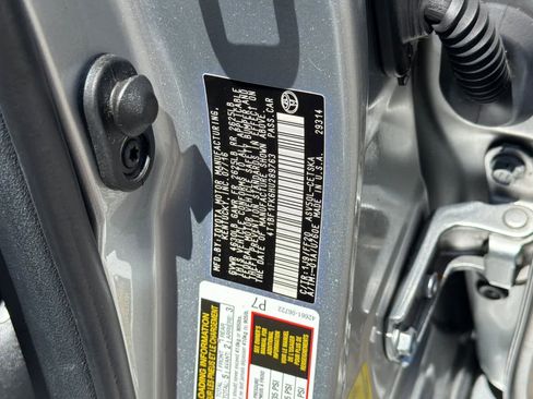 Used 2017 Toyota Camry SE FWD image 30