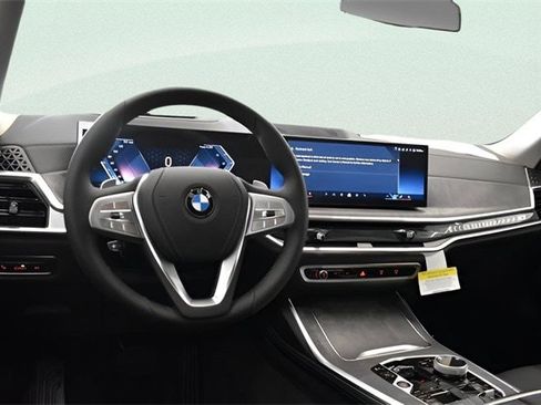 New 2026 BMW X7 xDrive40i w/ Premium Package image 8