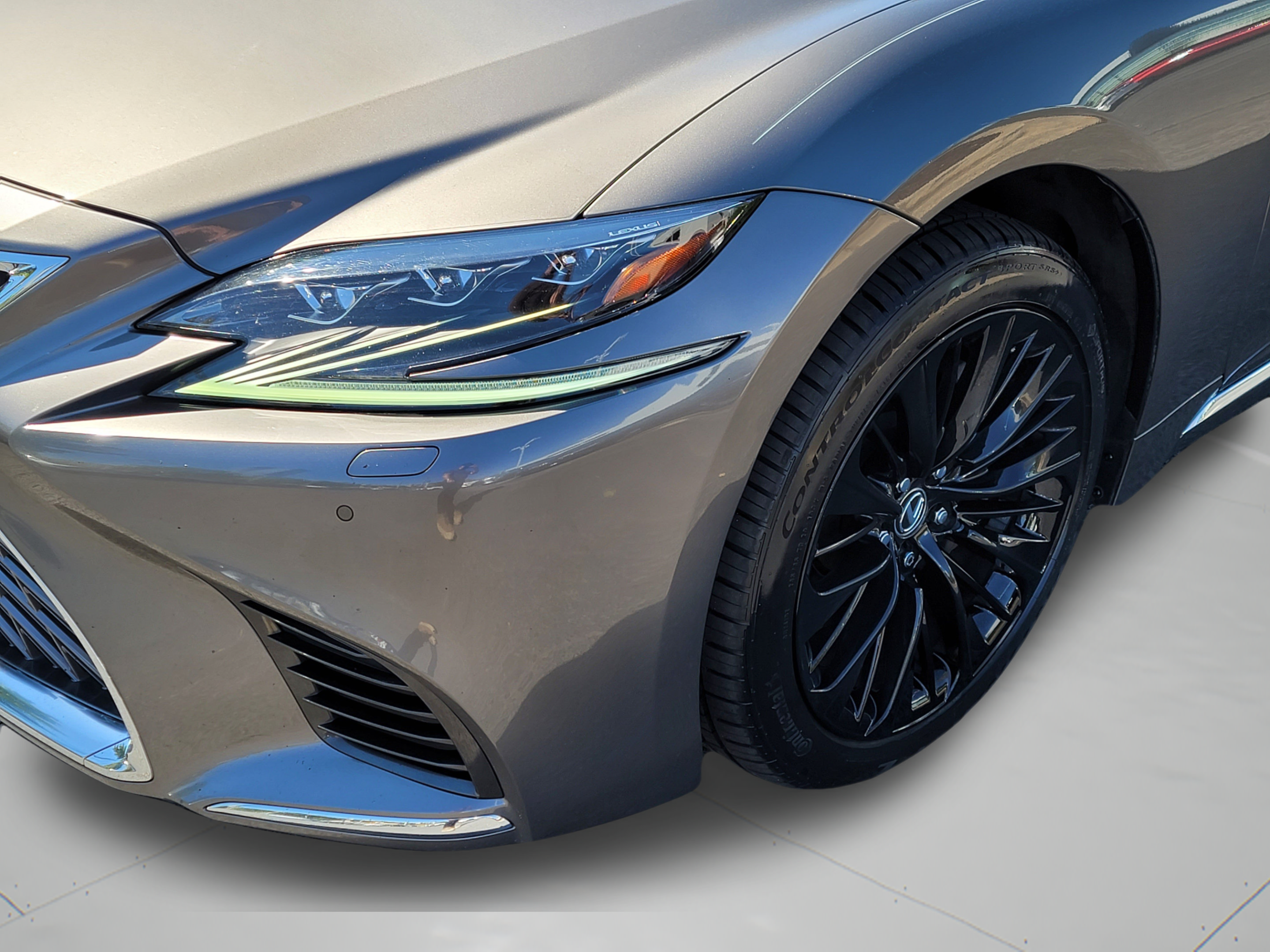 Used 2018 Lexus LS 500 w/ Luxury Package RWD image 32