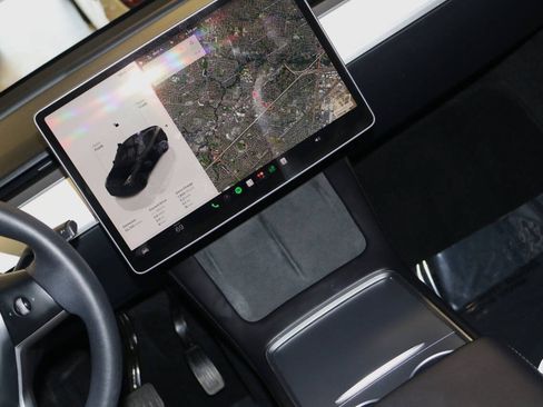Used 2023 Tesla Model Y Long Range AWD/4WD image 24