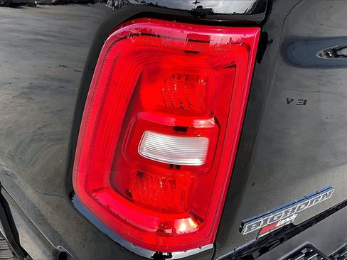 New 2026 RAM 1500 4x4 Crew Cab image 20