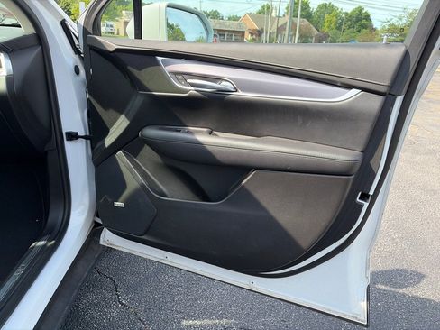 Used 2018 Cadillac XT5 Luxury w/ Driver Awareness Package AWD/4WD image 28