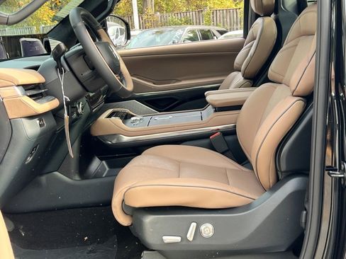 New 2025 Lincoln Navigator L Black Label image 19