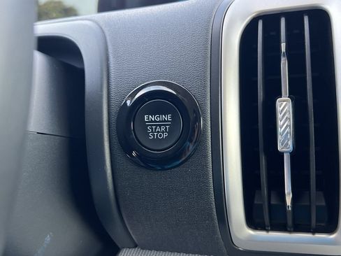 Used 2025 Ford Expedition Active RWD image 17