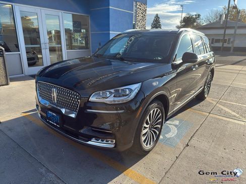 Used 2022 Lincoln Aviator Reserve w/ Equipment Group 201A image 2