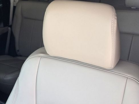 Used 2024 Ford Expedition XLT RWD image 13