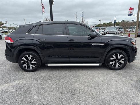 Used 2020 Volkswagen Atlas Cross Sport SE image 7