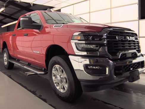Used 2026 RAM 2500 Big Horn AWD/4WD image 2