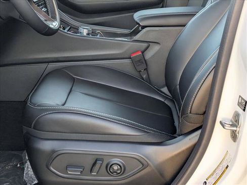 New 2025 Jeep Grand Cherokee Limited w/ Black Appearance Package image 4