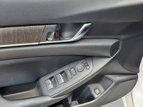 Used 2018 Honda Accord EX image 15