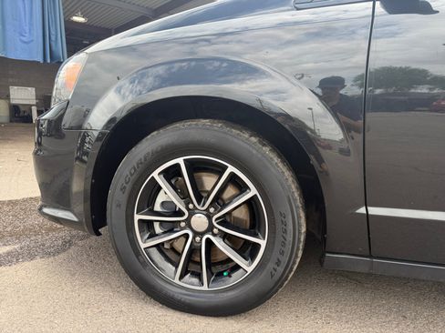 Used 2018 Dodge Grand Caravan GT FWD image 10