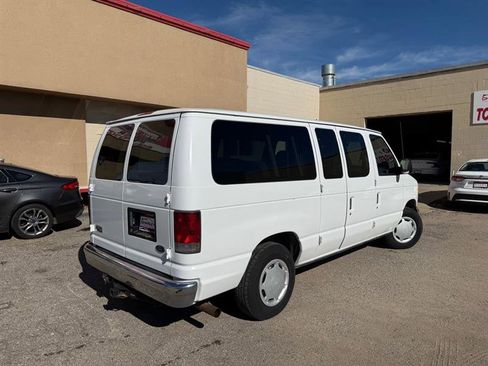 Used 2005 Ford E-150 and Econoline 150 Wagon image 3