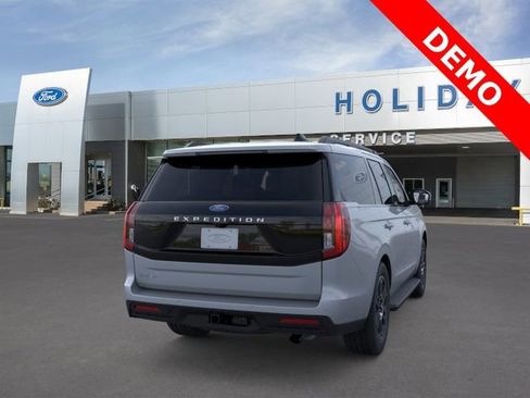 New 2025 Ford Expedition Active AWD/4WD image 8