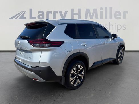Used 2023 Nissan Rogue SV w/ SV Premium B Package FWD image 5