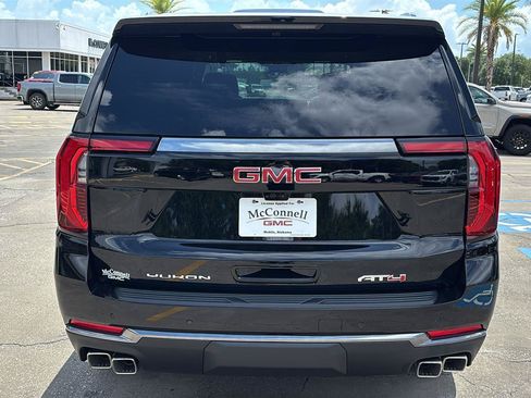 New 2026 GMC Yukon XL AT4 w/ AT4 Premium Package AWD/4WD image 6