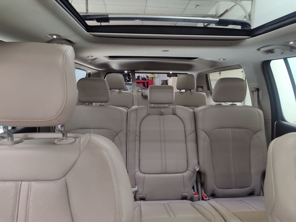 Used 2023 Jeep Wagoneer 4WD w/ Premium Group I image 20