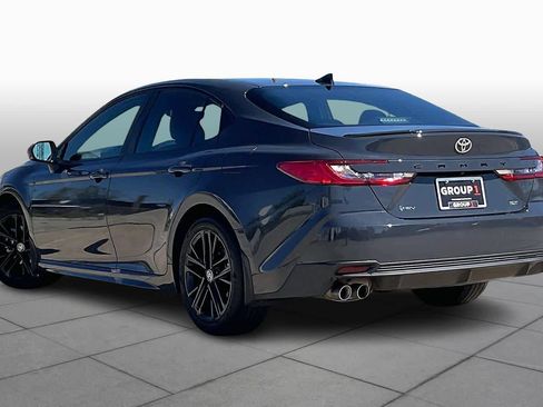 Used 2025 Toyota Camry SE image 10