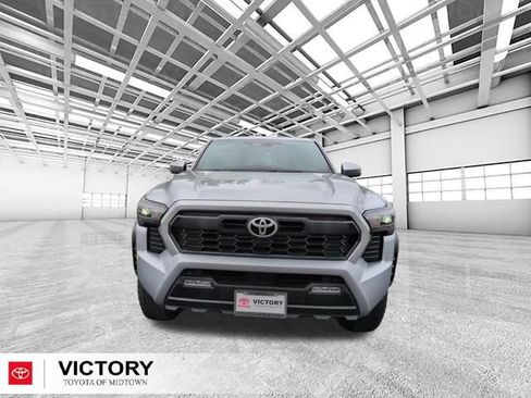Used 2024 Toyota Tacoma TRD Off-Road AWD/4WD image 9