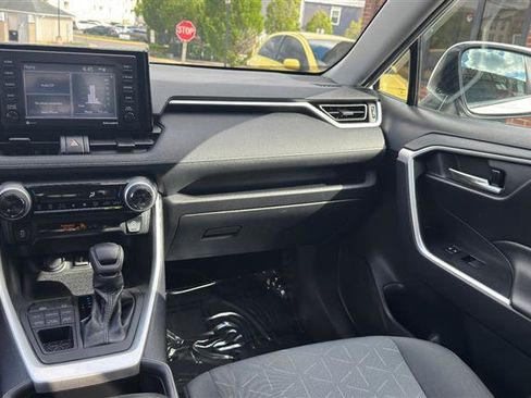 Used 2021 Toyota RAV4 XLE AWD/4WD image 27