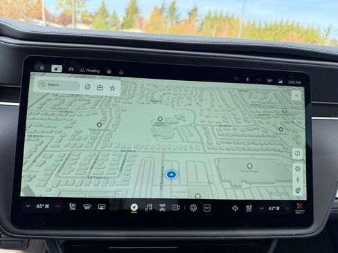 Used 2025 Rivian R1T Adventure image 16