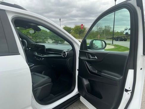 Used 2025 Chevrolet Equinox LT w/ Convenience Package II AWD/4WD image 17