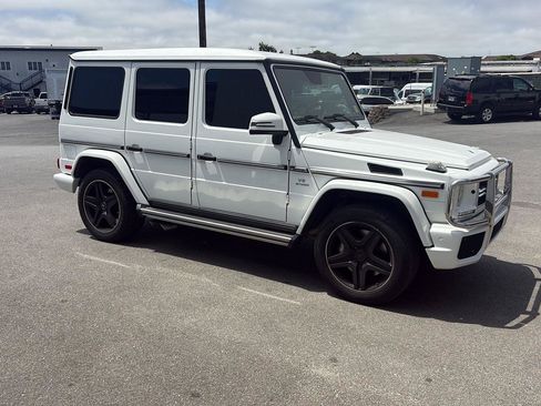 Used 2017 Mercedes-Benz G 63 AMG 4MATIC image 2