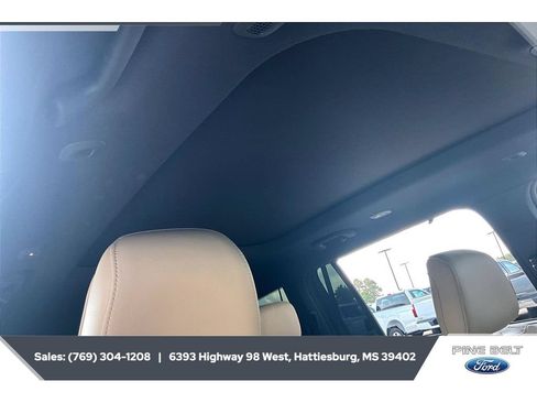 Used 2025 Jeep Grand Cherokee L Limited w/ Luxury Tech Group II RWD image 16