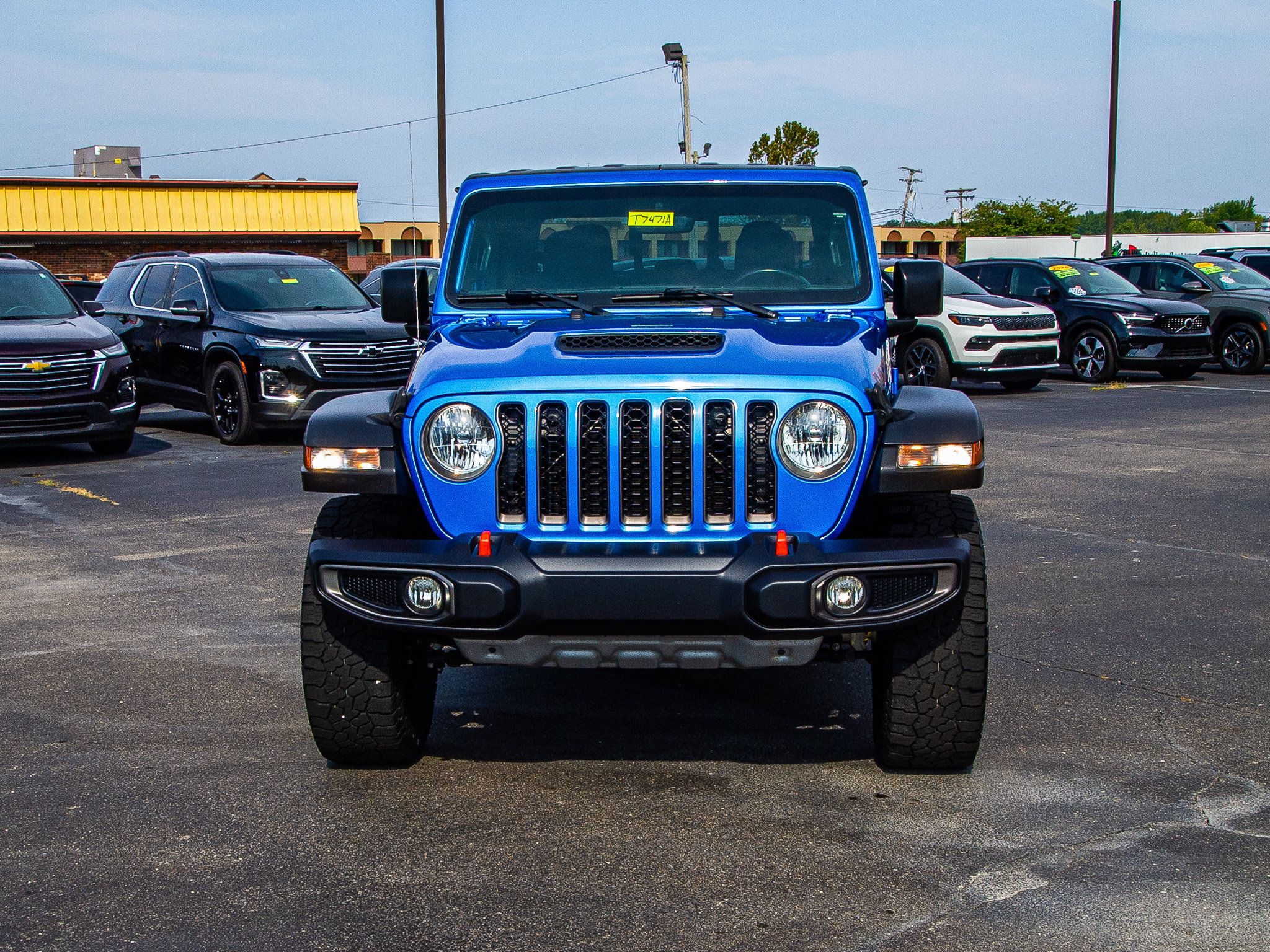 Used 2023 Jeep Gladiator Mojave AWD/4WD image 2