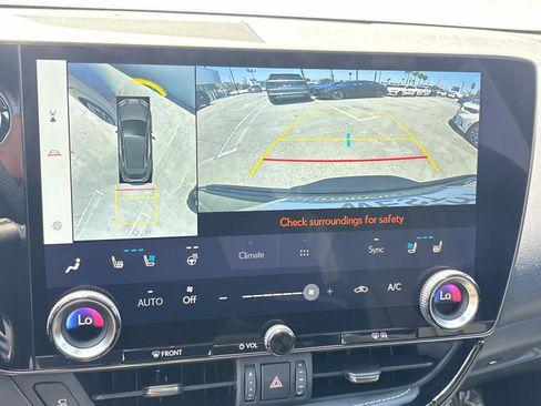 Used 2024 BMW 330i xDrive 330i xDrive Sedan AWD w/ Premium Package image 28