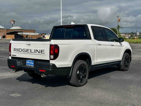 New 2026 Honda Ridgeline Black Edition image 6