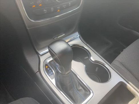 Used 2018 Jeep Grand Cherokee Laredo AWD/4WD image 12