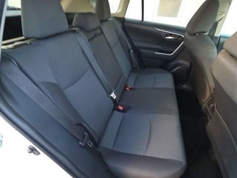 Used 2025 Toyota RAV4 XLE AWD/4WD image 19