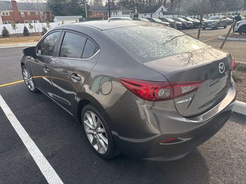 Used 2017 MAZDA MAZDA3 Touring image 5