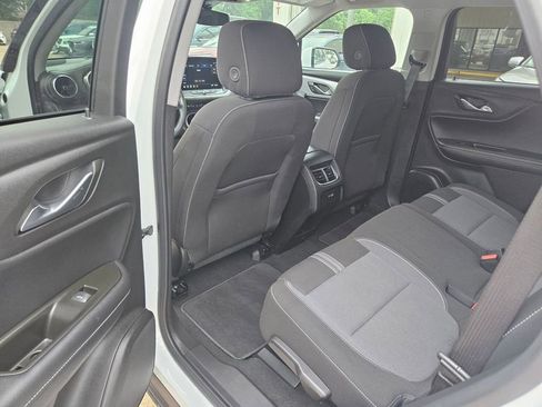 Used 2025 Chevrolet Blazer LT FWD image 28