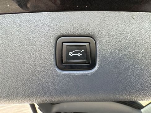 Used 2022 Chevrolet Blazer LT AWD/4WD image 17