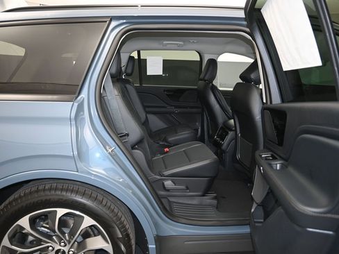 New 2026 Lincoln Aviator 2WD w/ Jet Appearance Package image 25