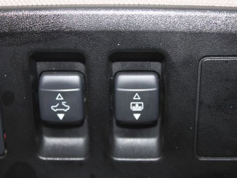 Used 2023 Nissan Rogue SL FWD image 48