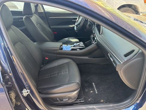 Used 2021 Hyundai Sonata Limited w/ Preferred Accessory Package image 7