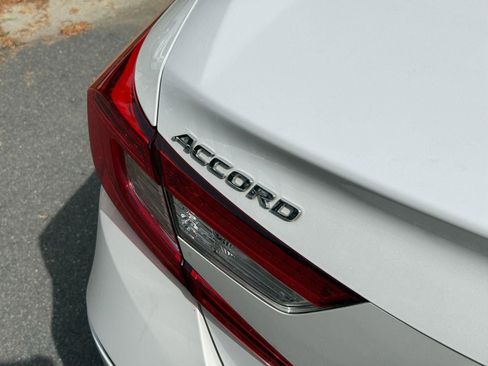Used 2019 Honda Accord EX image 11