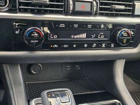 Used 2022 Nissan Pathfinder SL w/ Lighting Package (N92) AWD/4WD image 21