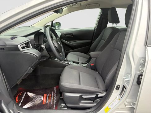 Used 2024 Toyota Corolla LE FWD image 12