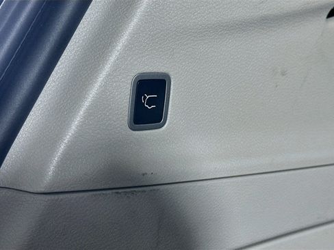 Used 2024 Chrysler Pacifica Touring-L FWD image 29